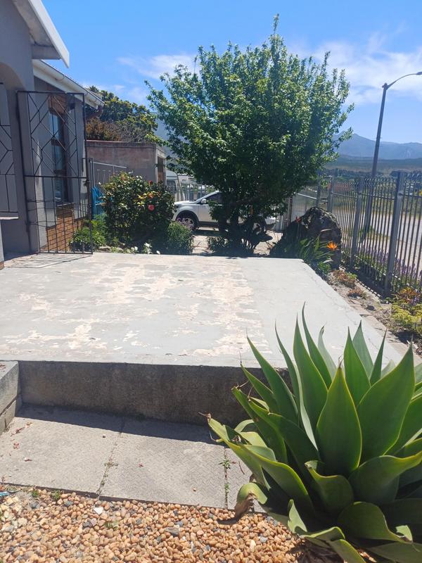 3 Bedroom Property for Sale in Pineview Western Cape
